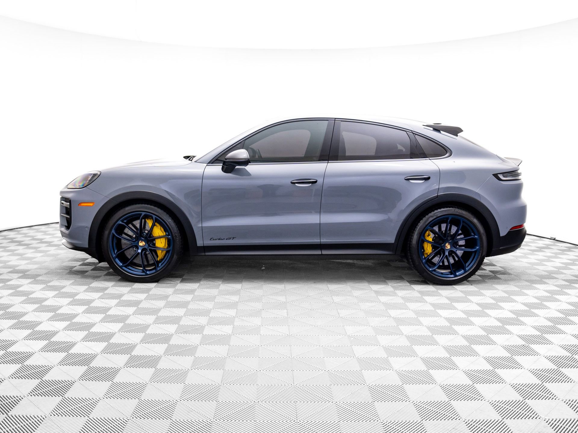 Certified 2024 Porsche Cayenne Turbo GT image 2