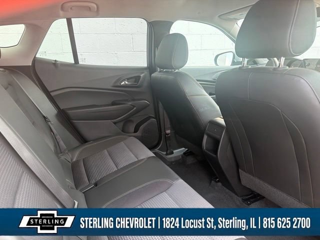 Used 2025 Chevrolet Trax LT FWD image 15