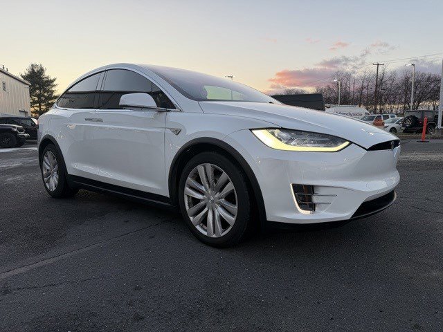 Used 2016 Tesla Model X P90D image 9