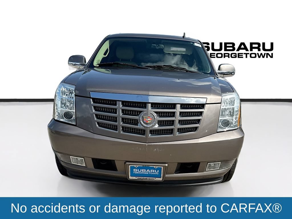 Used 2014 Cadillac Escalade Luxury AWD/4WD image 2