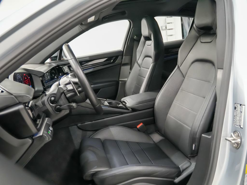 Used 2025 Porsche Panamera 4 E-Hybrid AWD/4WD image 5