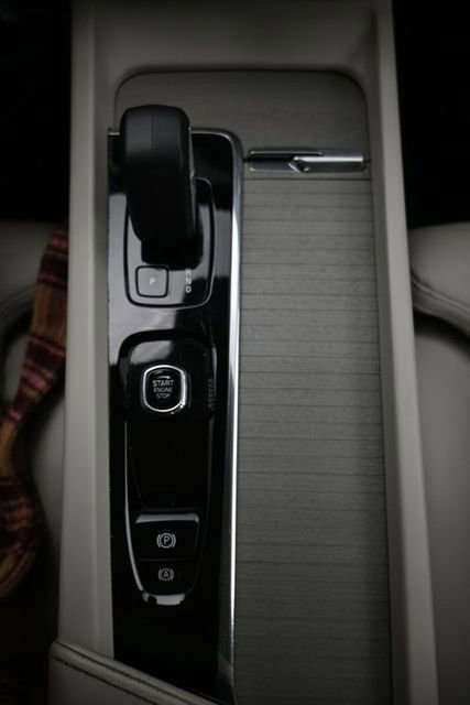 Used 2024 Volvo S60 B5 Ultimate image 10