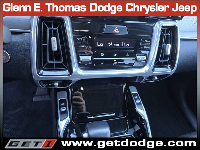 Used 2023 Kia Sorento SX image 17
