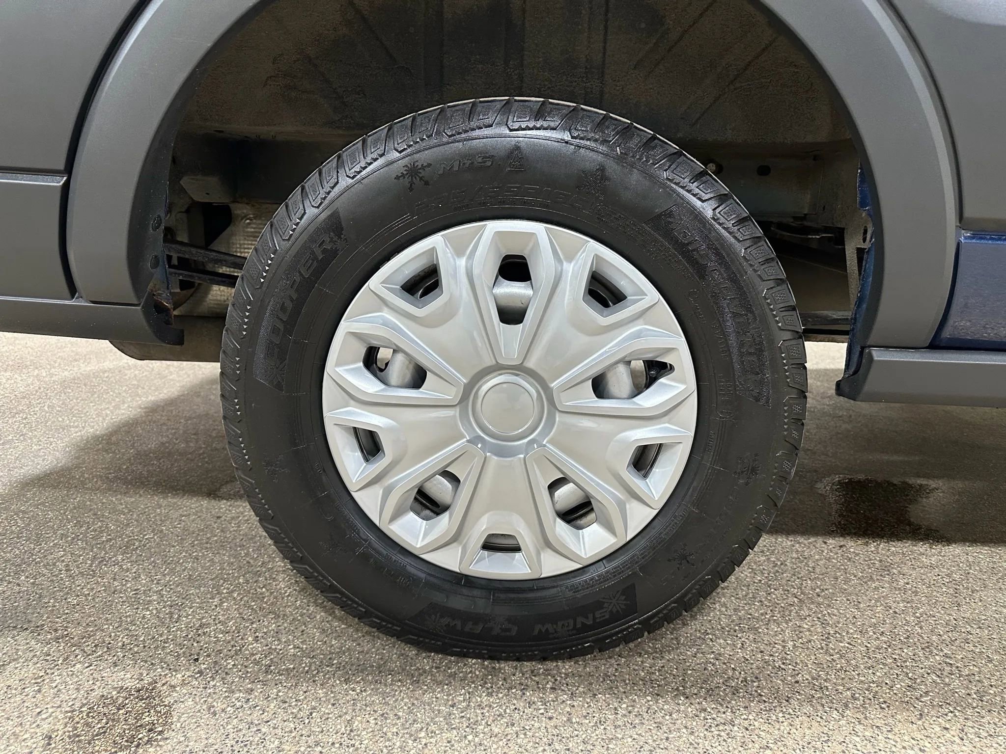 Used 2018 Ford Transit 350 XL image 46