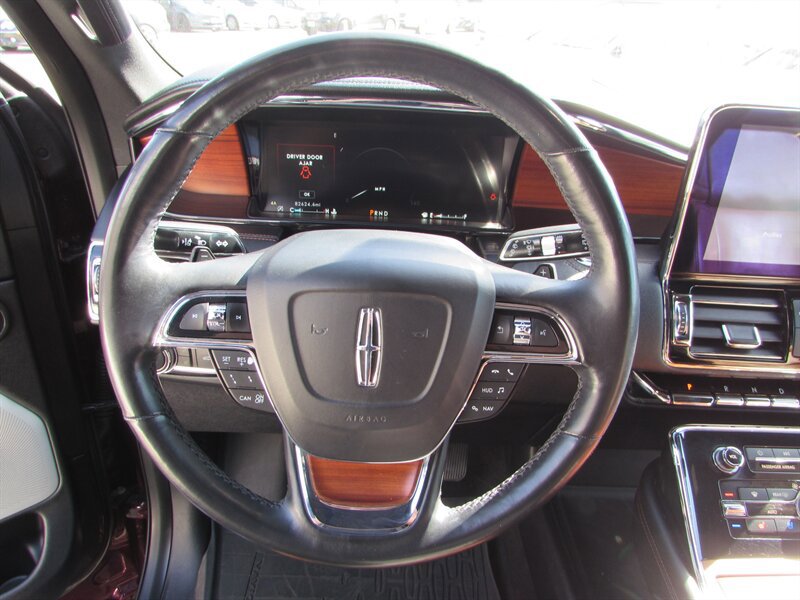 Used 2018 Lincoln Navigator L Reserve w/ Technology Package AWD/4WD image 12