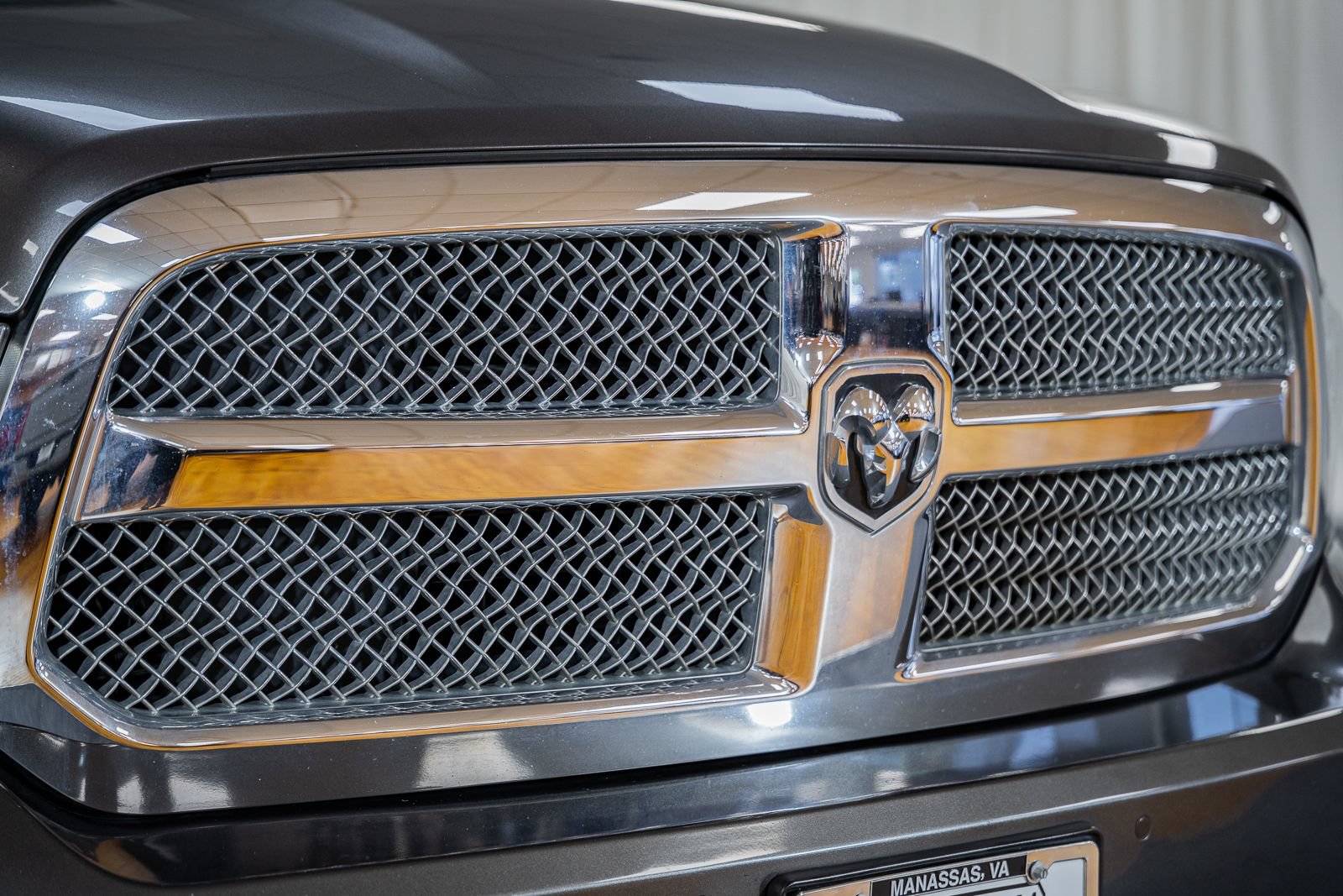 Used 2015 RAM 1500 Limited AWD/4WD image 11