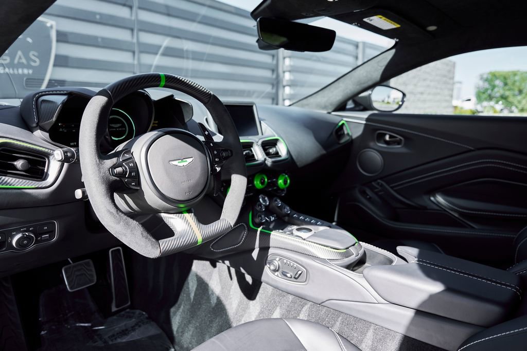 Used 2023 Aston Martin V12 Vantage image 2