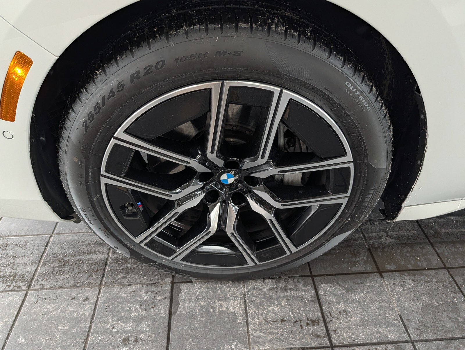 Certified 2024 BMW 760i xDrive image 7