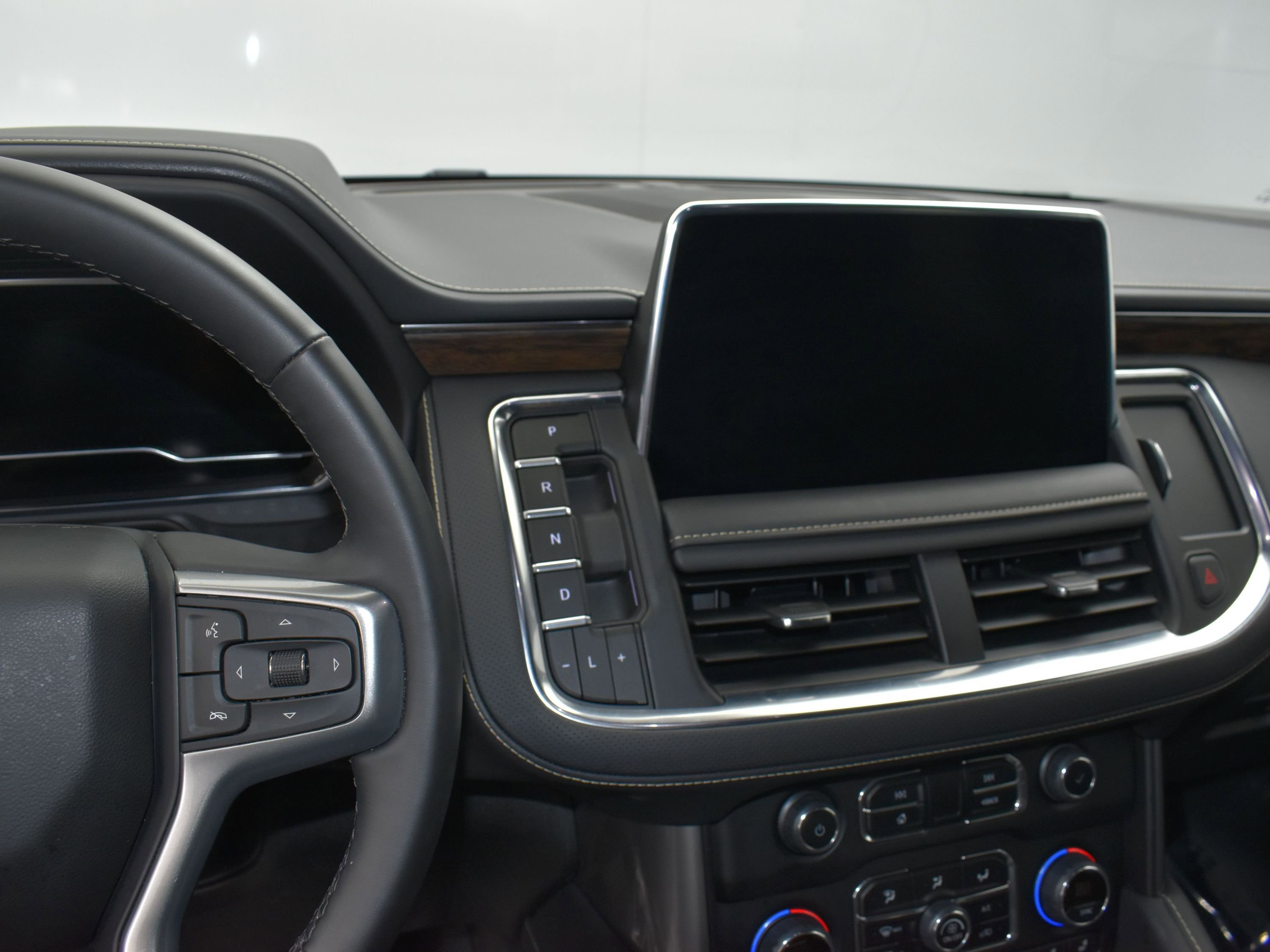 Certified 2024 Chevrolet Suburban Premier w/ Premium Package image 15