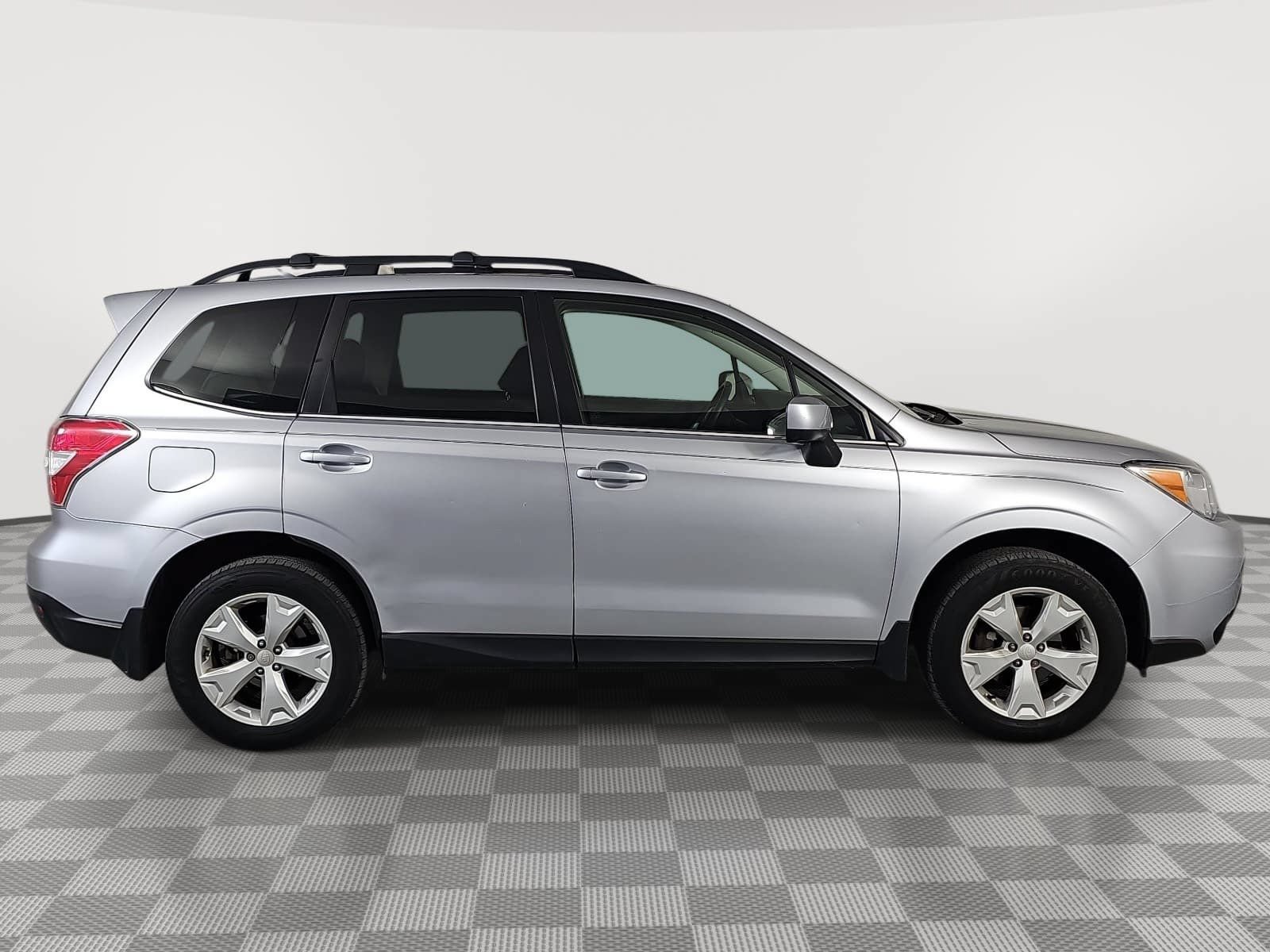 Used 2016 Subaru Forester 2.5i Limited AWD/4WD image 9