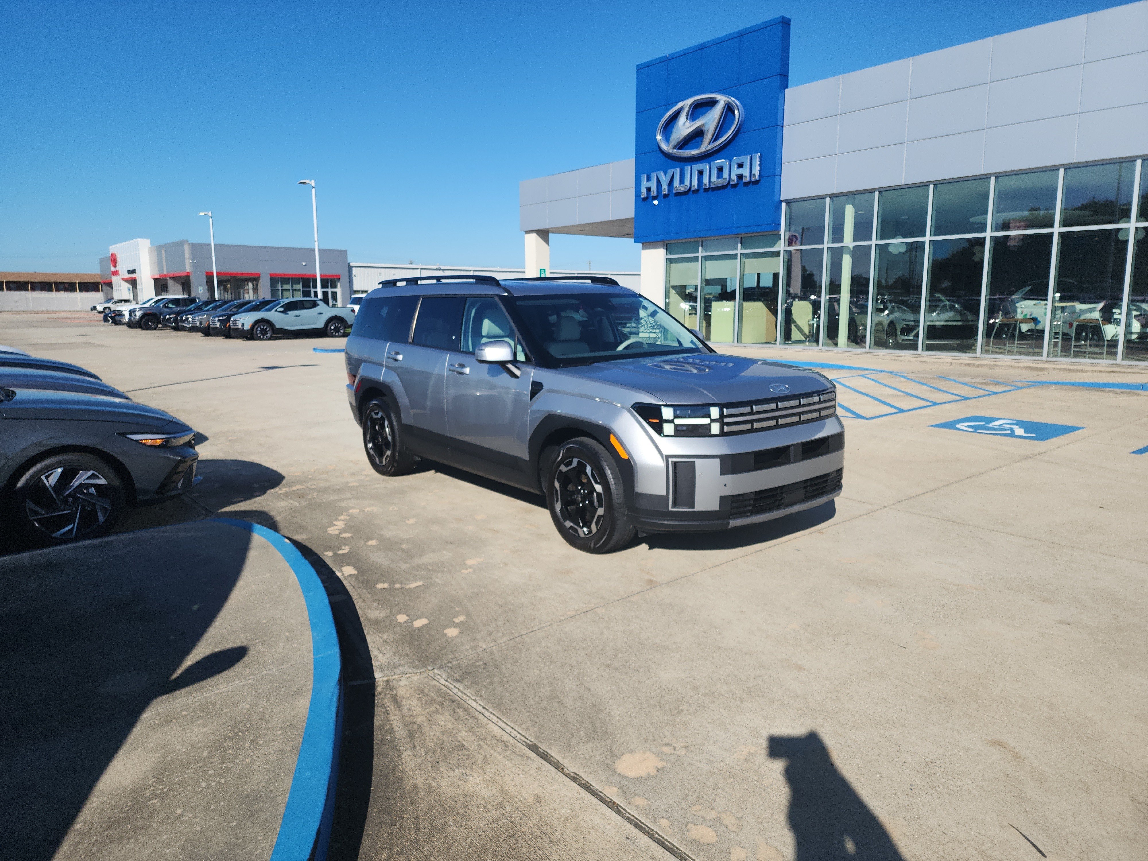 Used 2025 Hyundai Santa Fe SEL FWD image 1