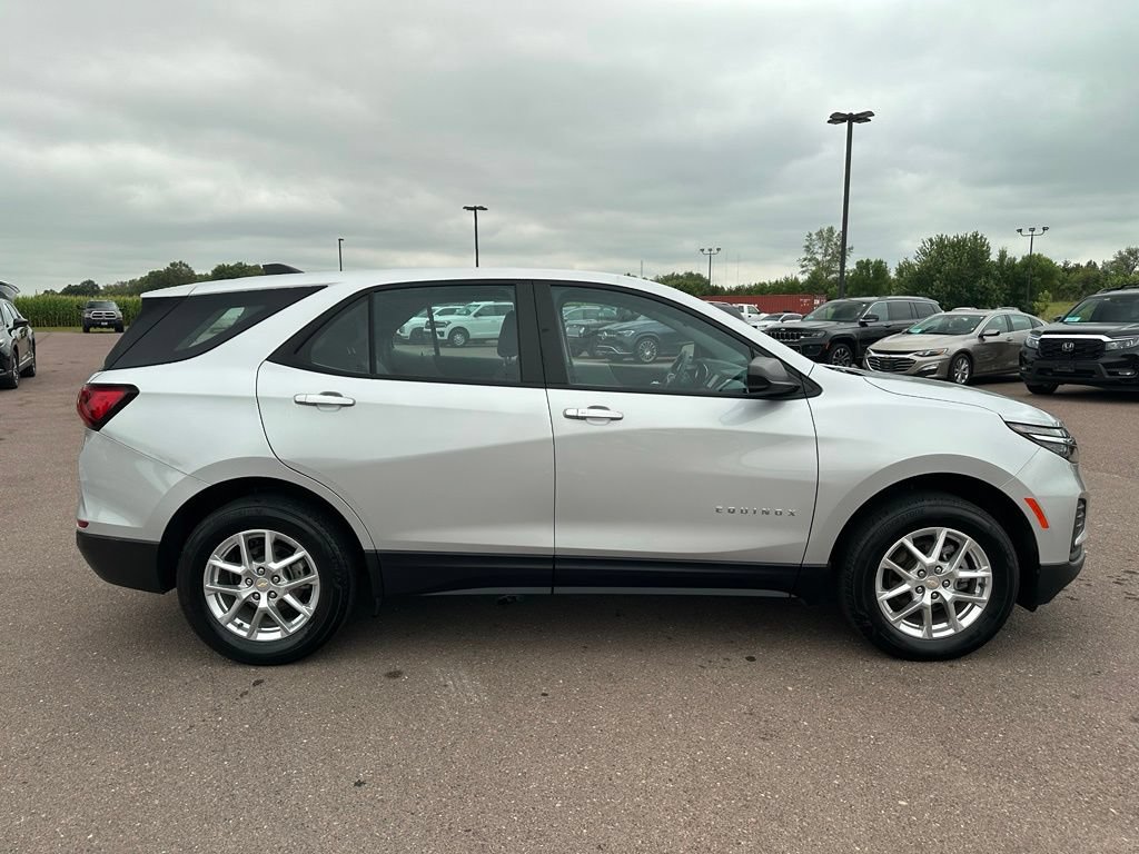 Used 2022 Chevrolet Equinox LS AWD/4WD image 34