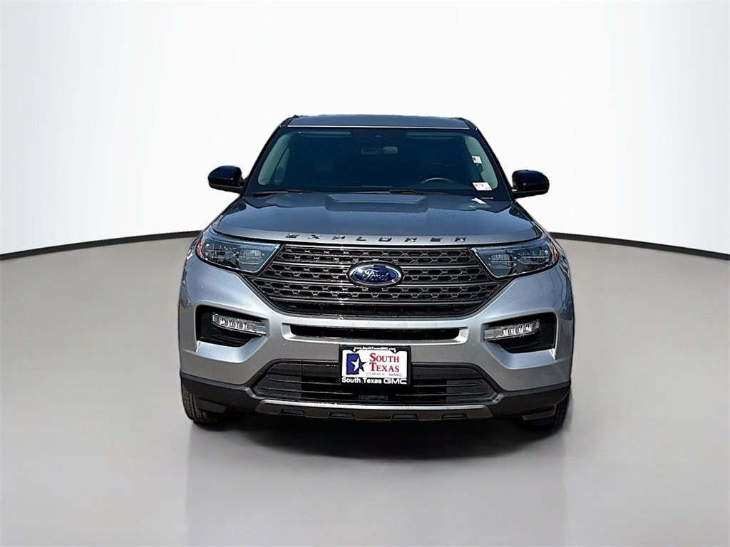 Used 2024 Ford Explorer XLT w/ Equipment Group 202A image 2