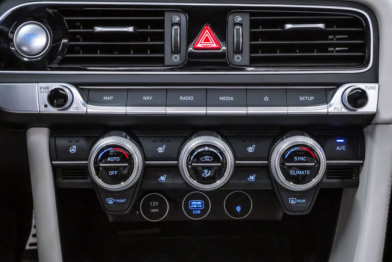 Certified 2022 Genesis G70 3.3T RWD image 18