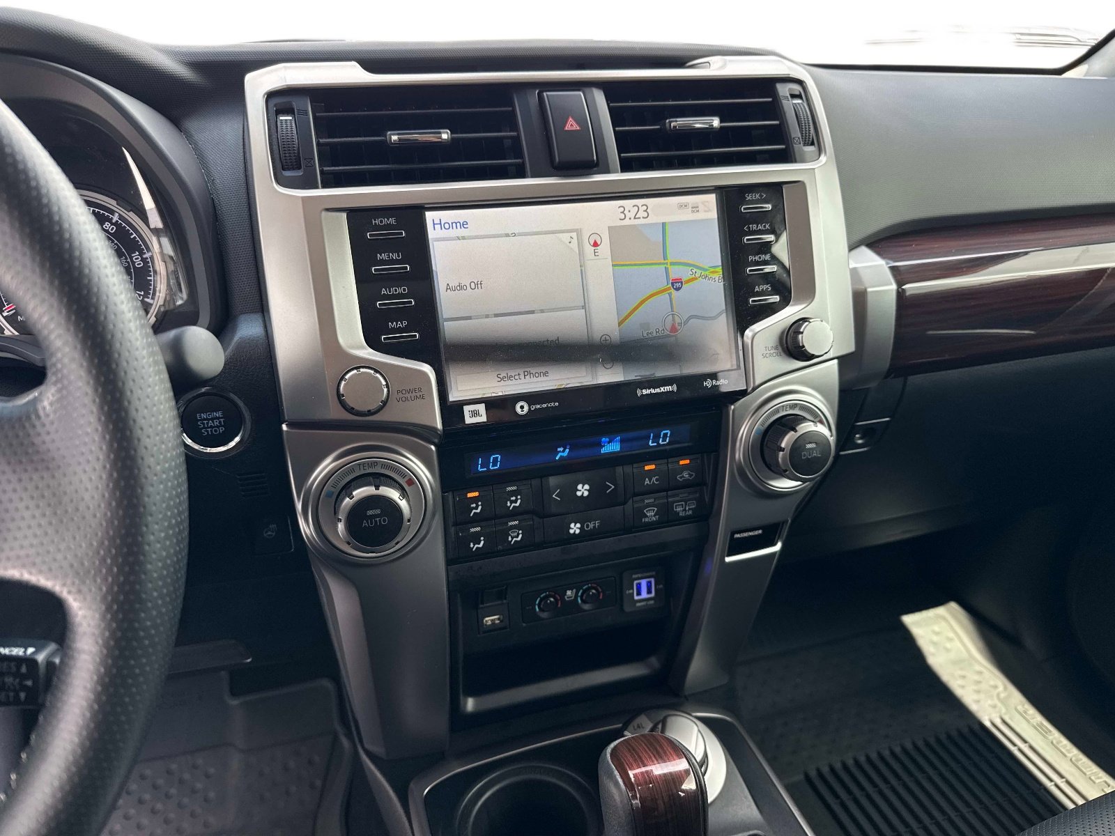 Used 2024 Toyota 4Runner Limited AWD/4WD image 26