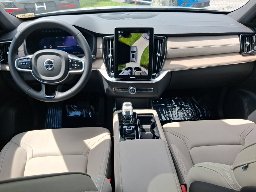 Certified 2026 Volvo XC90 B6 Plus AWD/4WD image 9