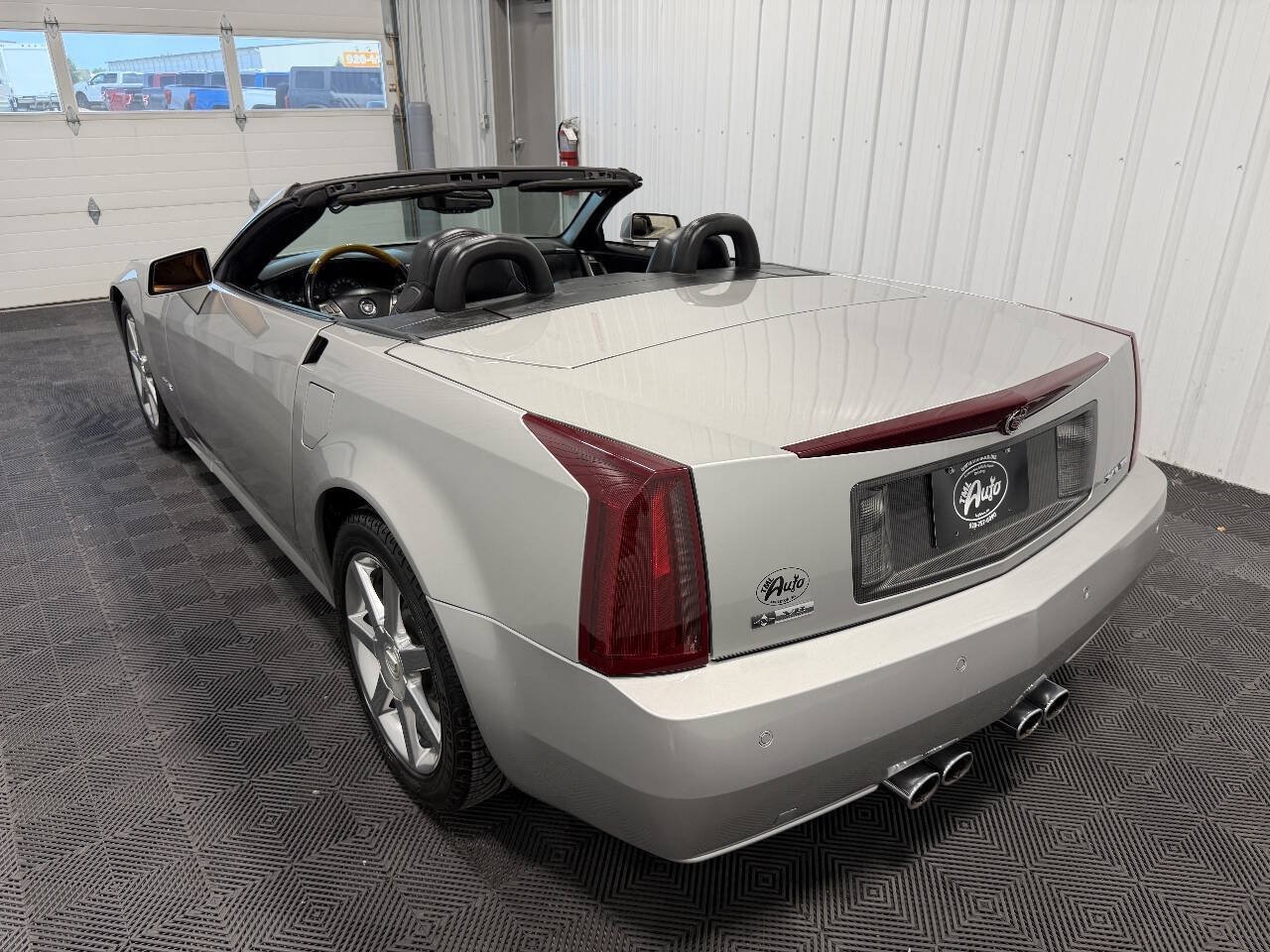 Used 2004 Cadillac XLR RWD image 36