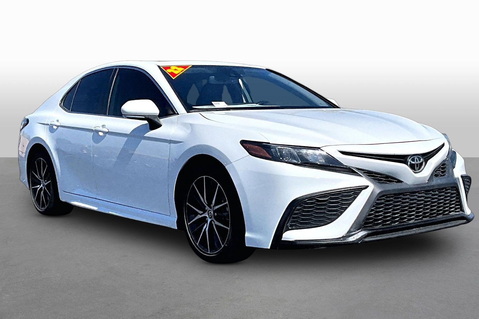 Used 2022 Toyota Camry SE w/ Audio Upgrade Package FWD image 10