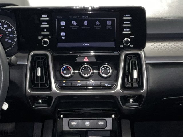 Used 2023 Kia Sorento LX FWD image 12