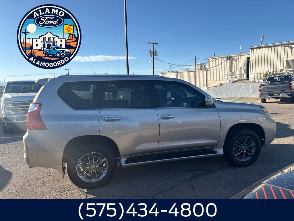 Used 2011 Lexus GX 460 image 14