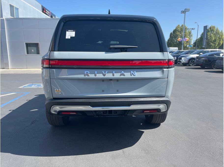 Used 2022 Rivian R1S Launch Edition image 6
