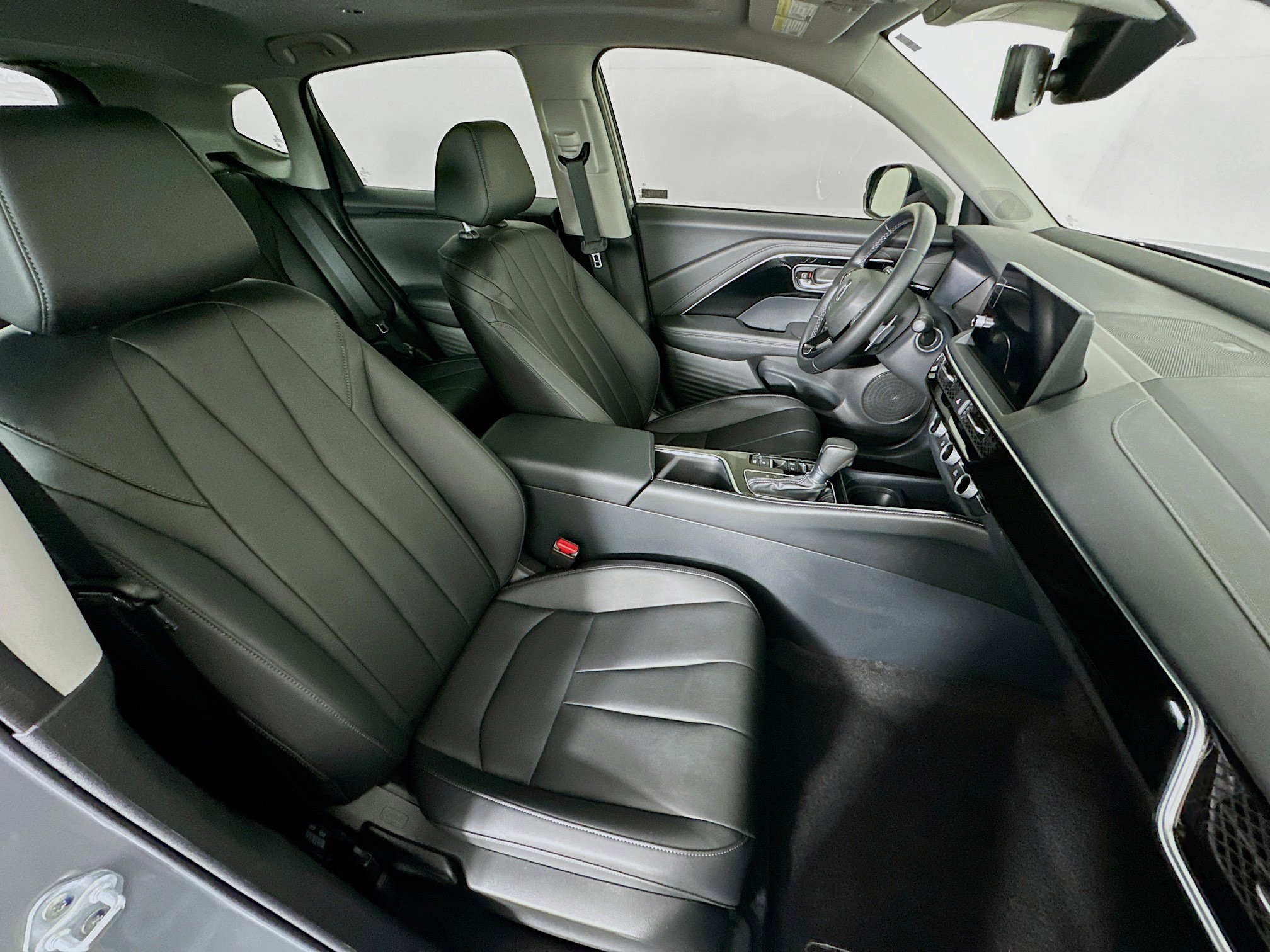 Used 2025 Acura ADX FWD image 32