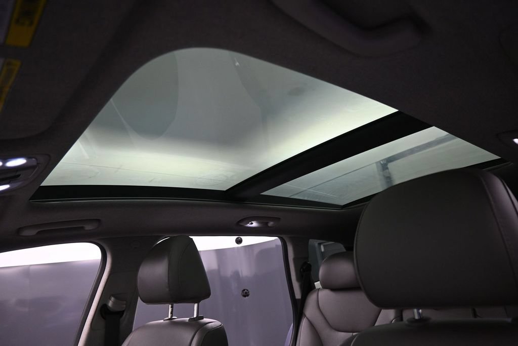 Used 2019 Hyundai Santa Fe AWD image 19