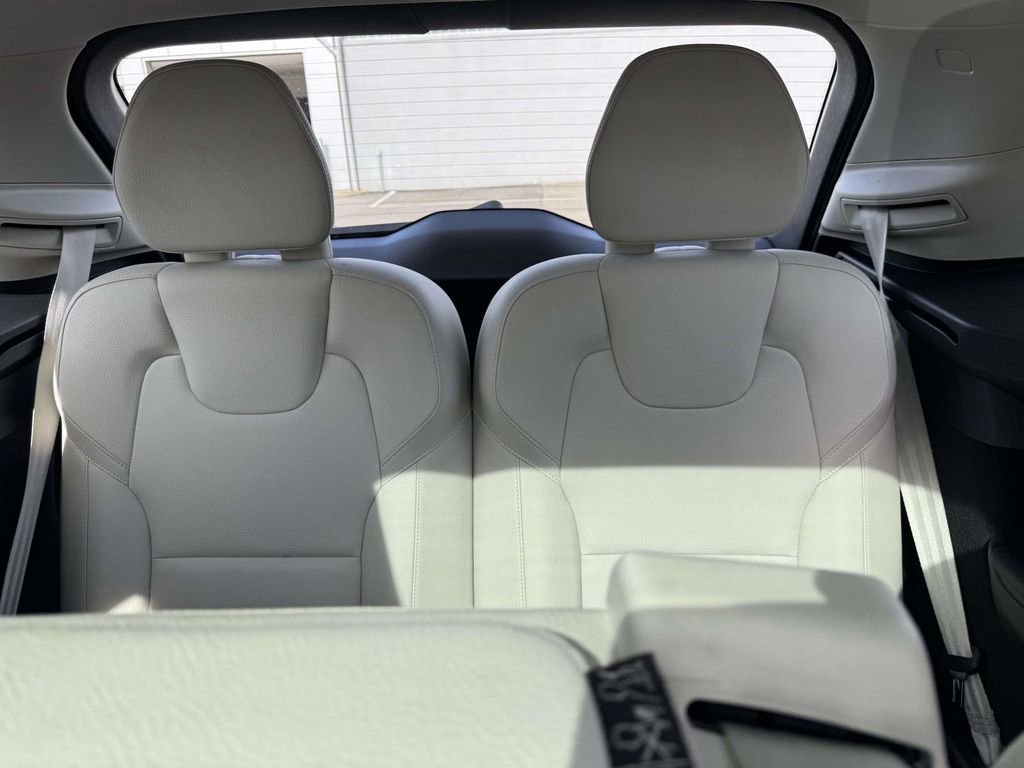 Used 2023 Volvo XC90 B5 Core w/ Protection Package Premier AWD/4WD image 13