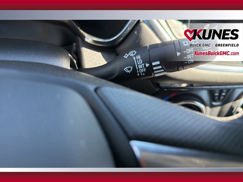 Used 2025 Chevrolet Blazer LT FWD image 23