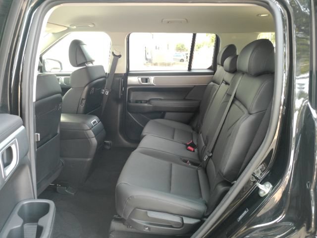 Used 2024 Hyundai Santa Fe SEL FWD image 17