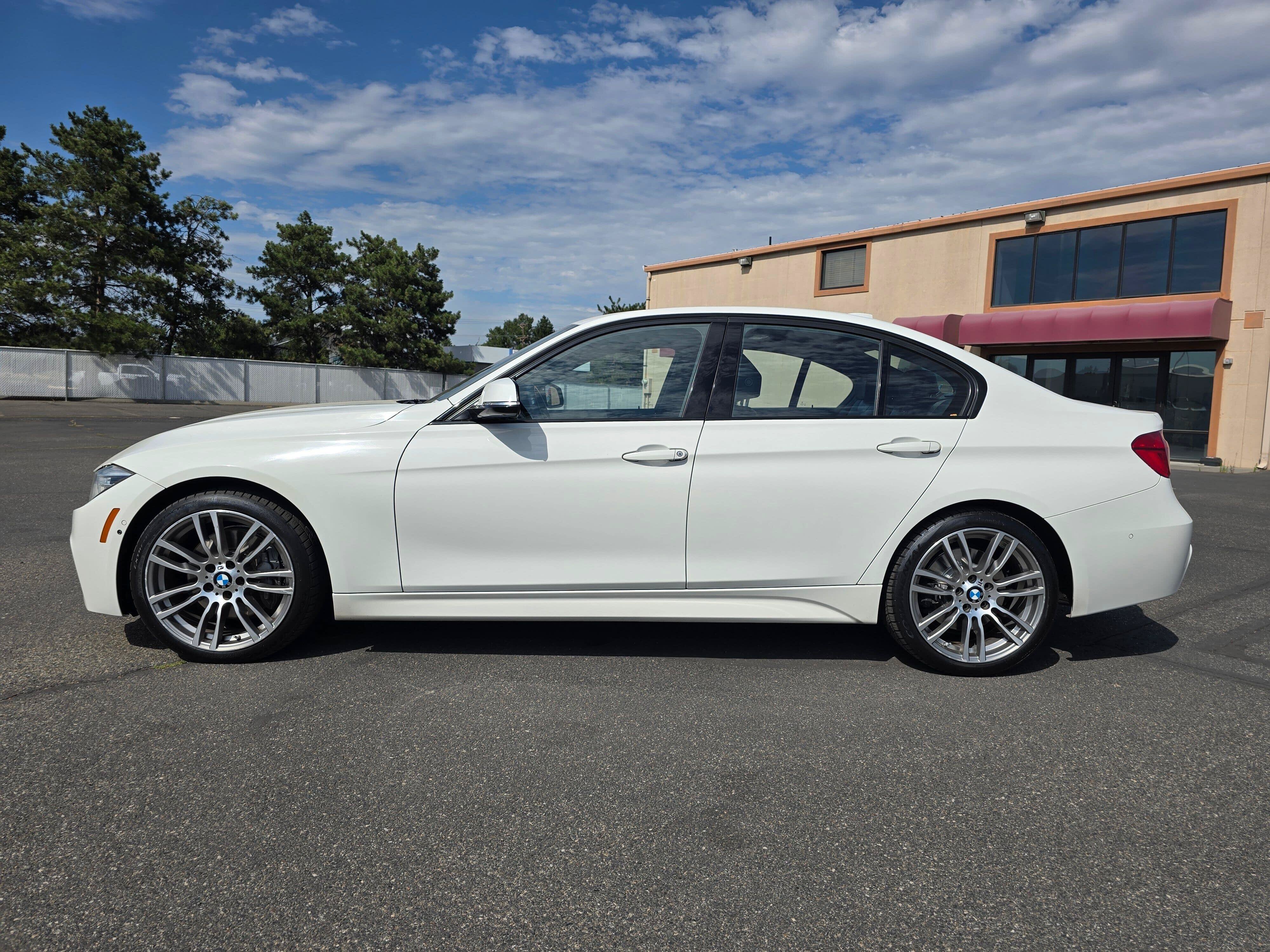 Used 2018 BMW 340i xDrive Sedan AWD/4WD image 3