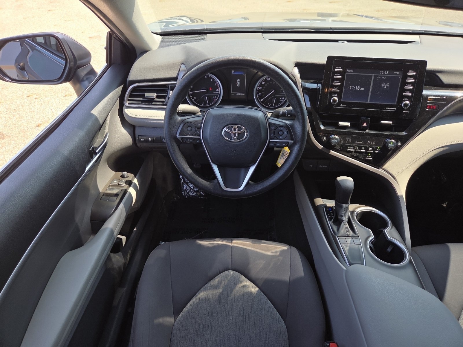 Used 2022 Toyota Camry LE w/ Carpet Mat Package (TMS) FWD image 25
