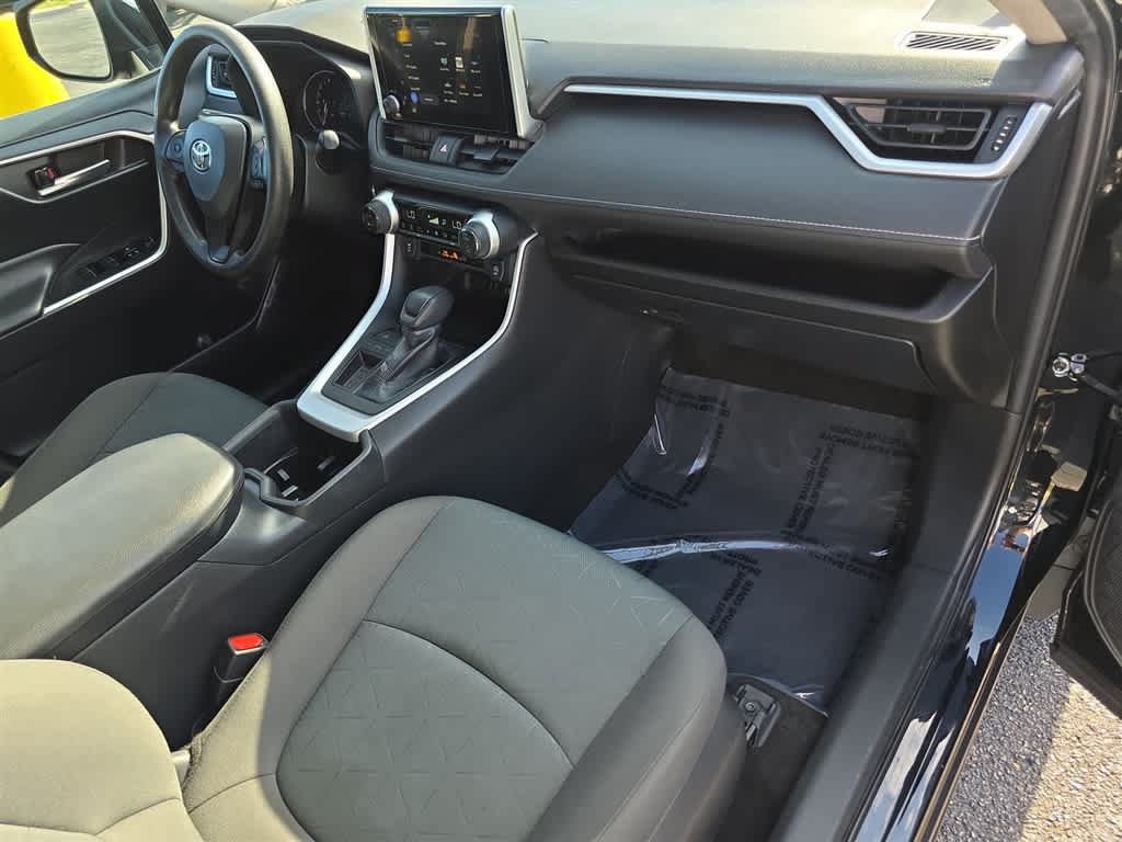 Used 2023 Toyota RAV4 XLE FWD image 13