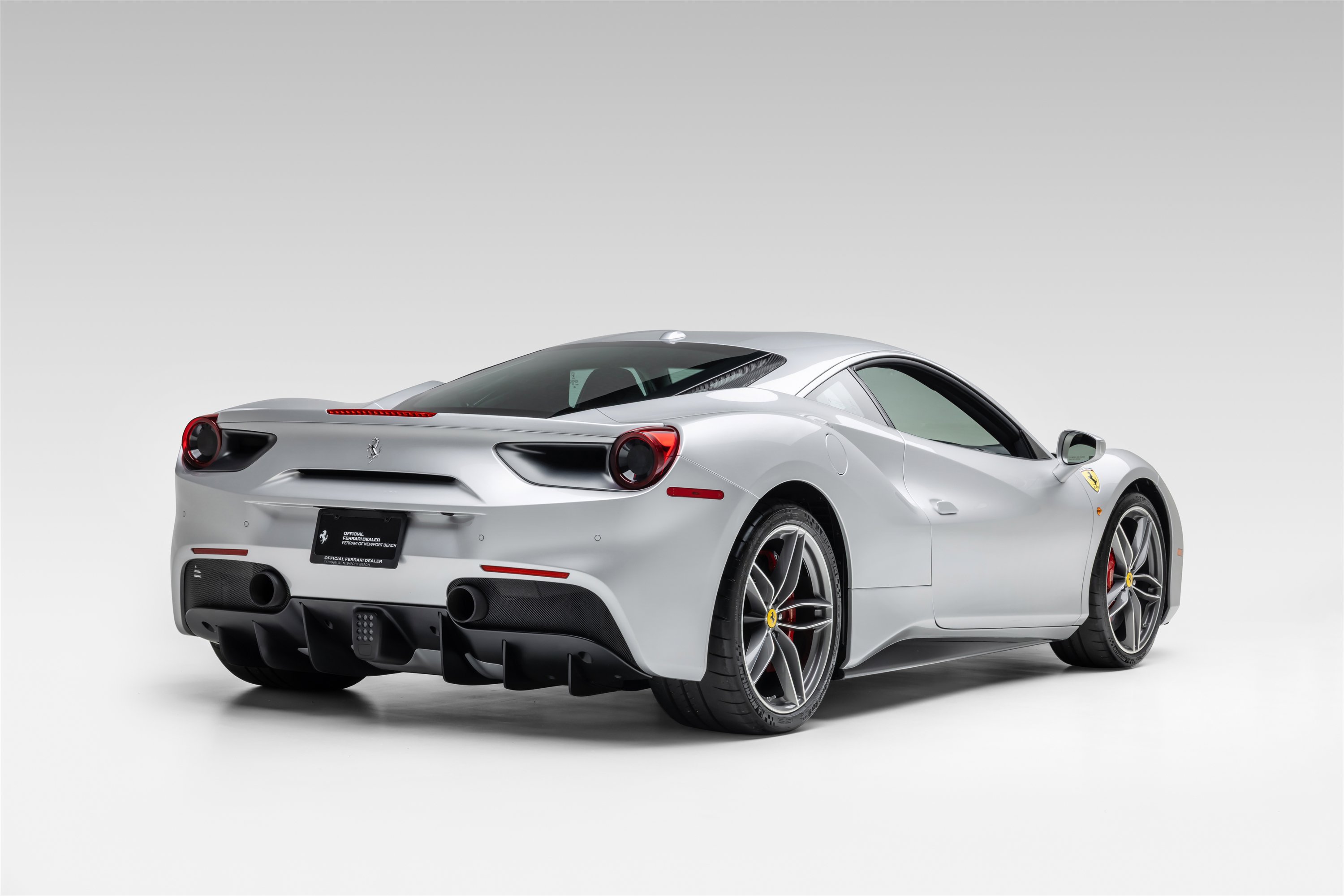 Certified 2018 Ferrari 488 GTB RWD image 6