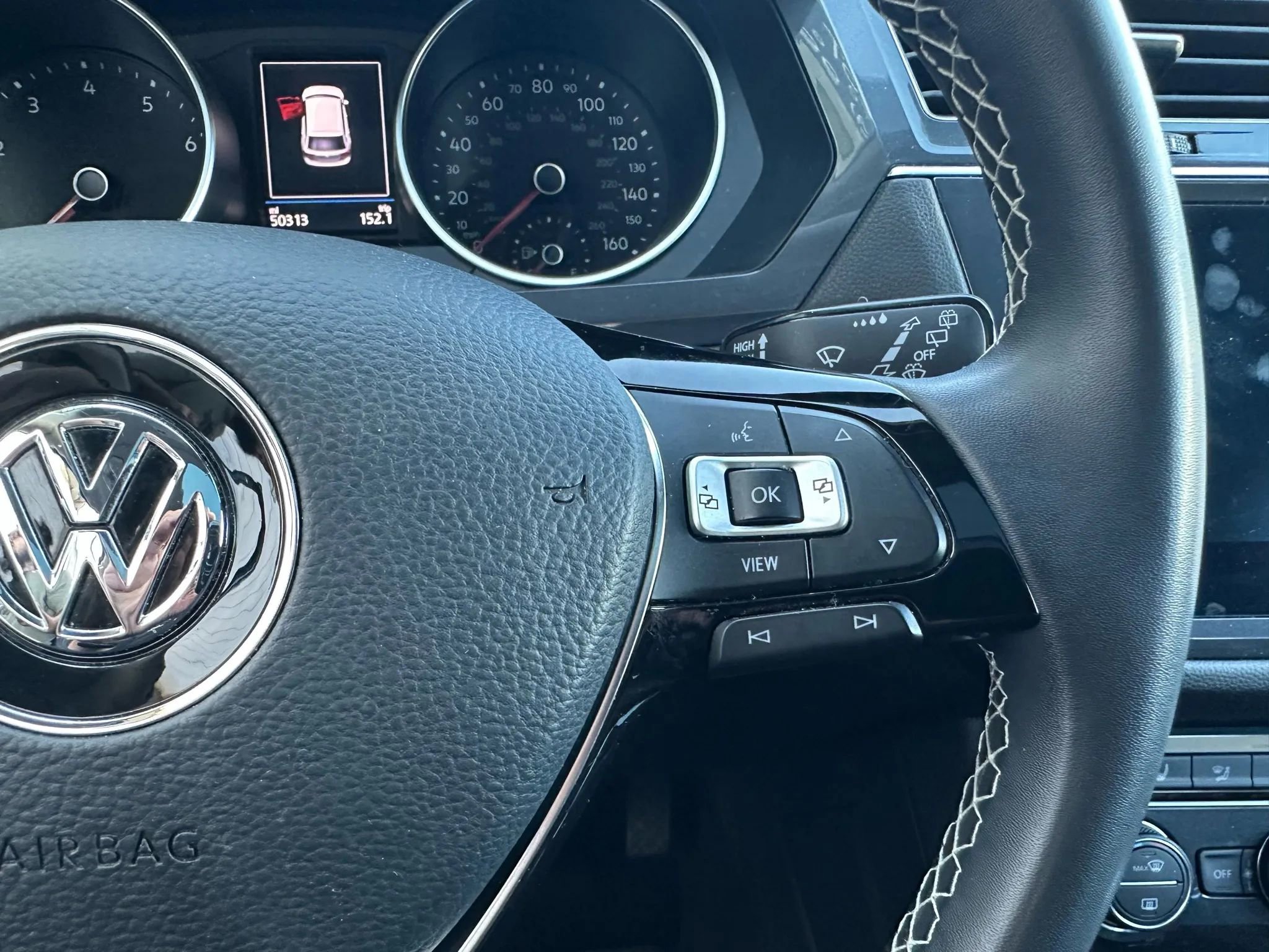 Used 2021 Volkswagen Tiguan SE w/ Panoramic Sunroof Package image 16