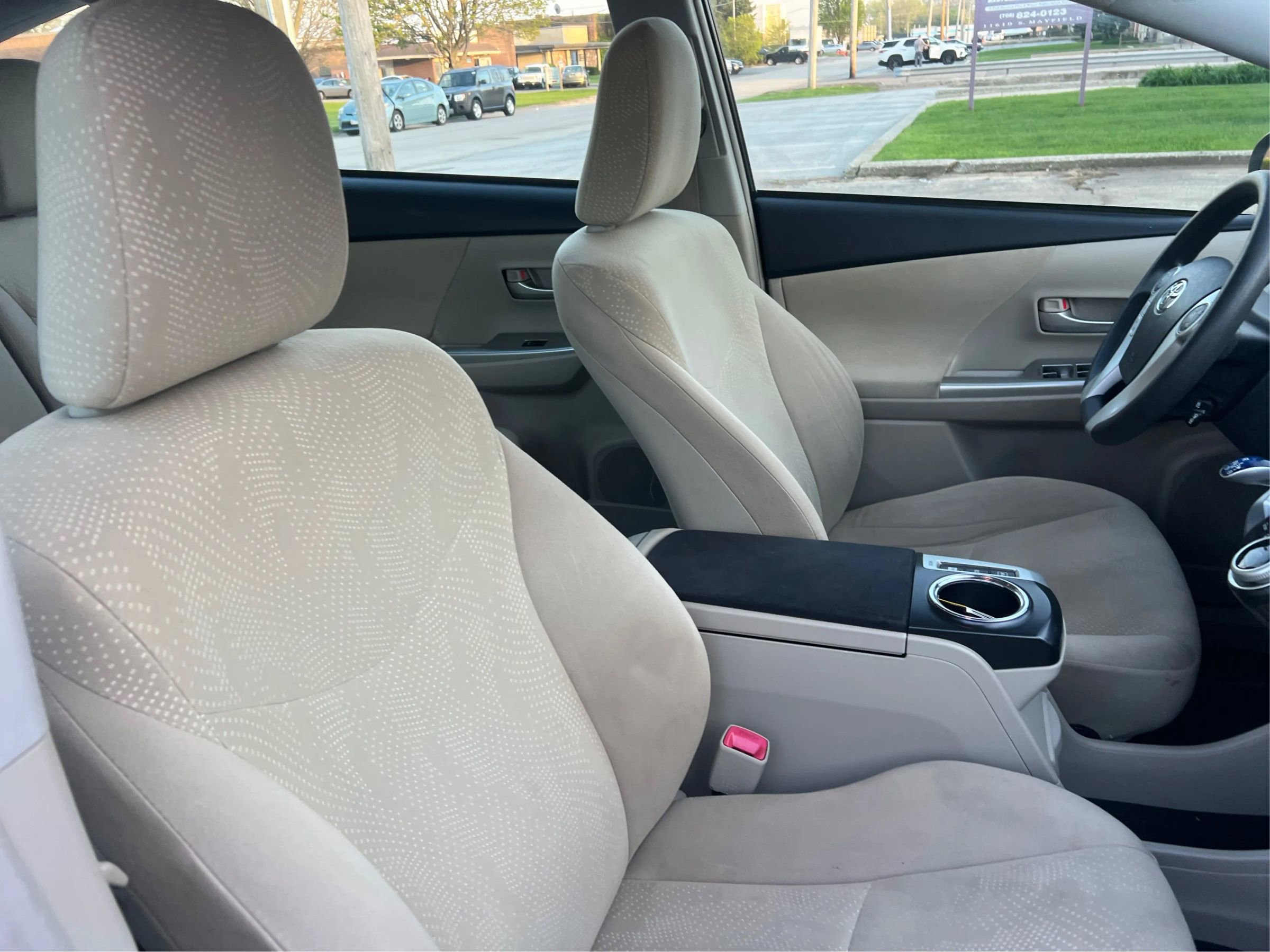 Used 2014 Toyota Prius V Three FWD image 25