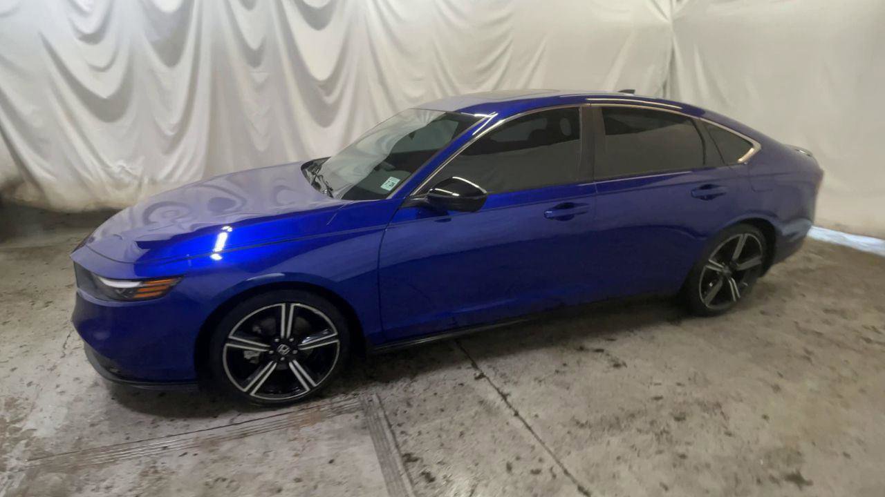 Used 2023 Honda Accord Sport image 4