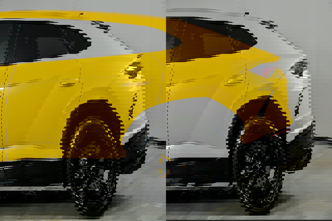 Used 2021 Lamborghini Urus image 9