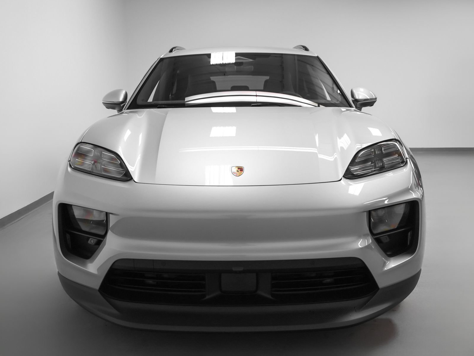 New 2026 Porsche Macan 4 Electric AWD/4WD image 8