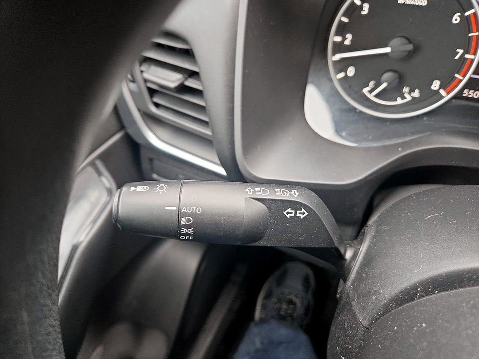 Used 2024 Nissan Rogue S image 19