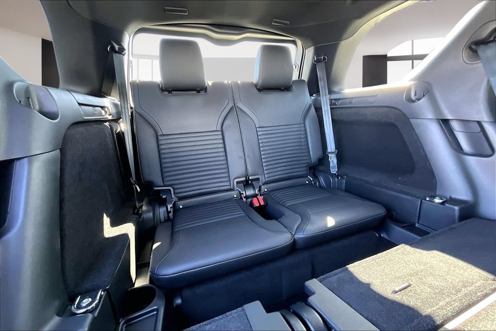 New 2026 Land Rover Discovery S AWD/4WD image 11