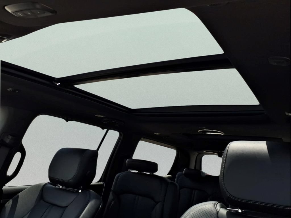 New 2026 Jeep Grand Wagoneer Limited AWD/4WD image 9