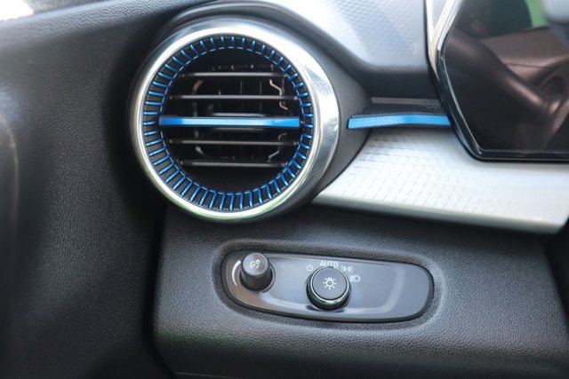 Used 2025 Chevrolet Trax LT image 22