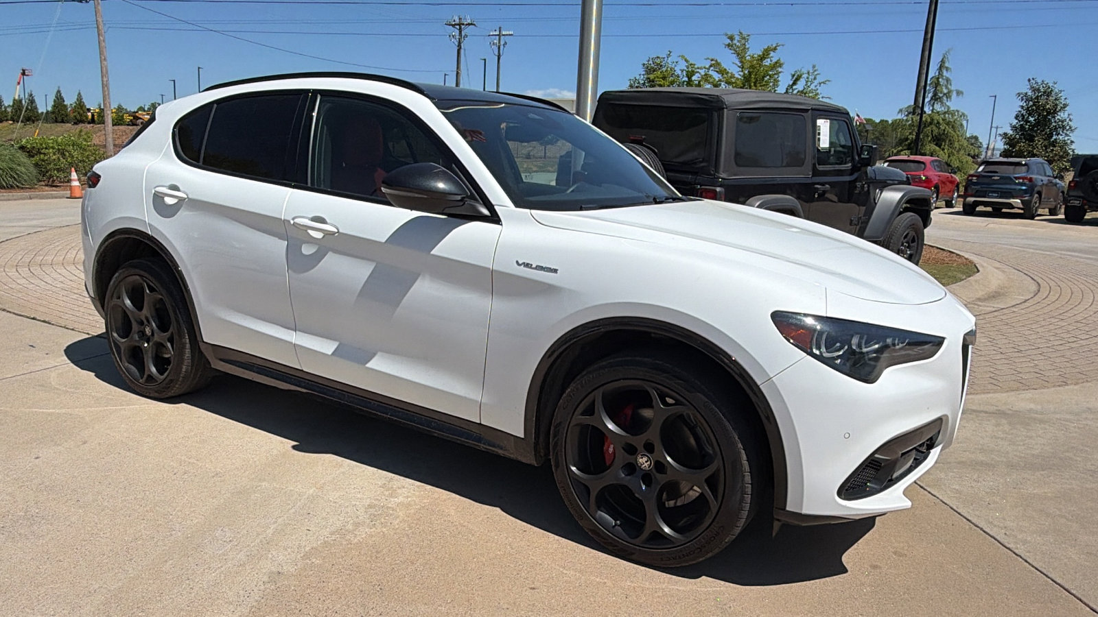 Used 2025 Alfa Romeo Stelvio Sprint image 5