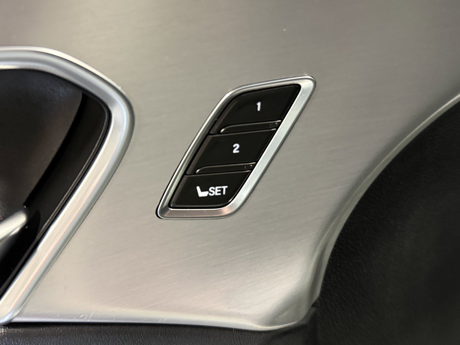 Used 2024 Acura RDX SH-AWD image 19