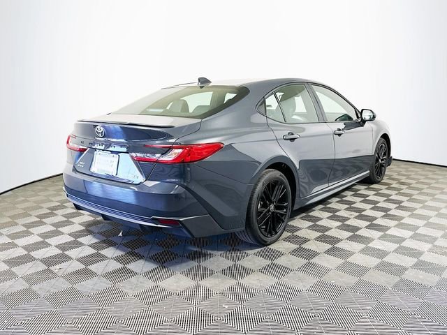 Used 2025 Toyota Camry SE image 8