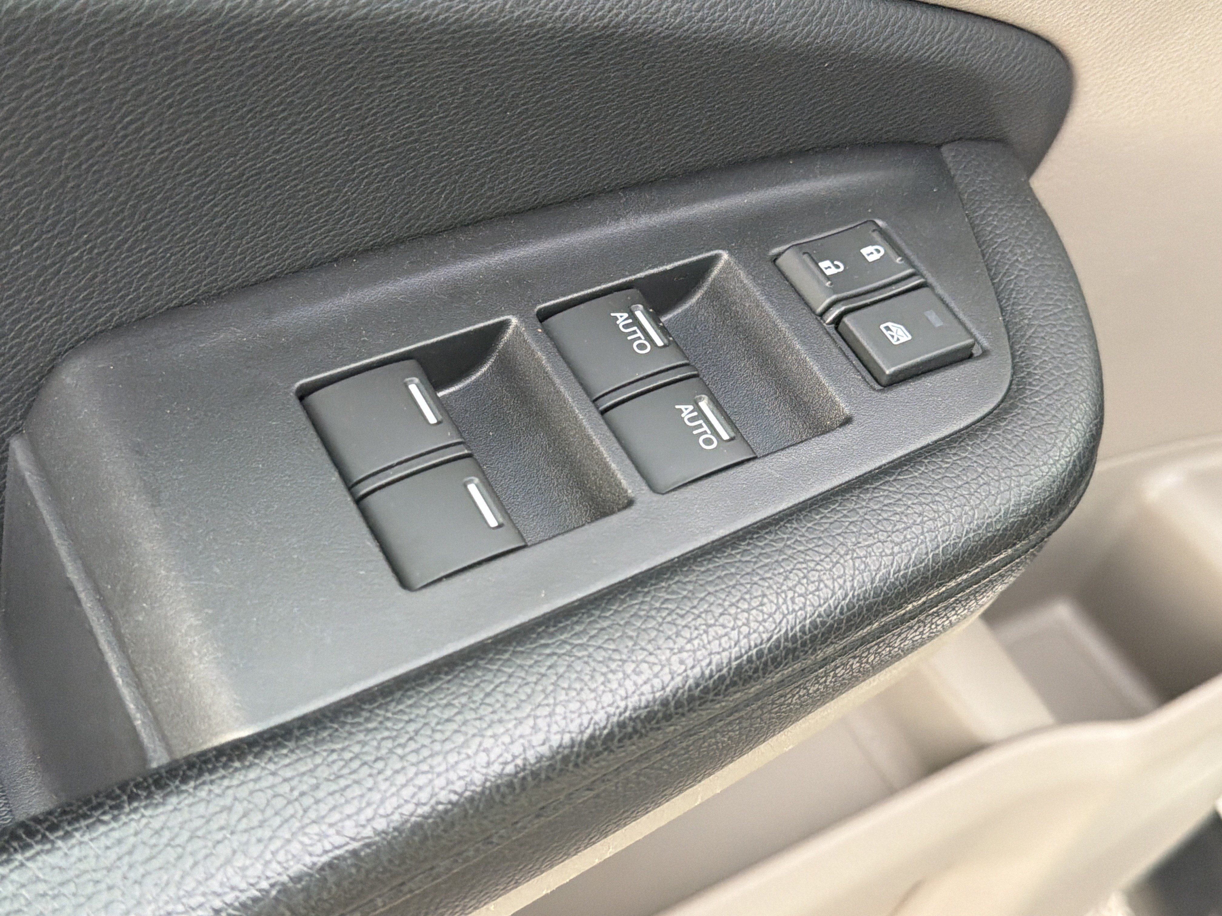 Used 2016 Honda Pilot EX-L image 11