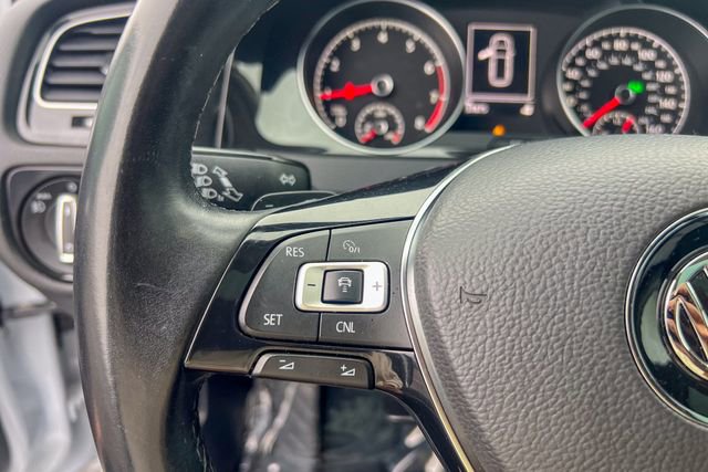 Used 2018 Volkswagen Golf SEL image 18