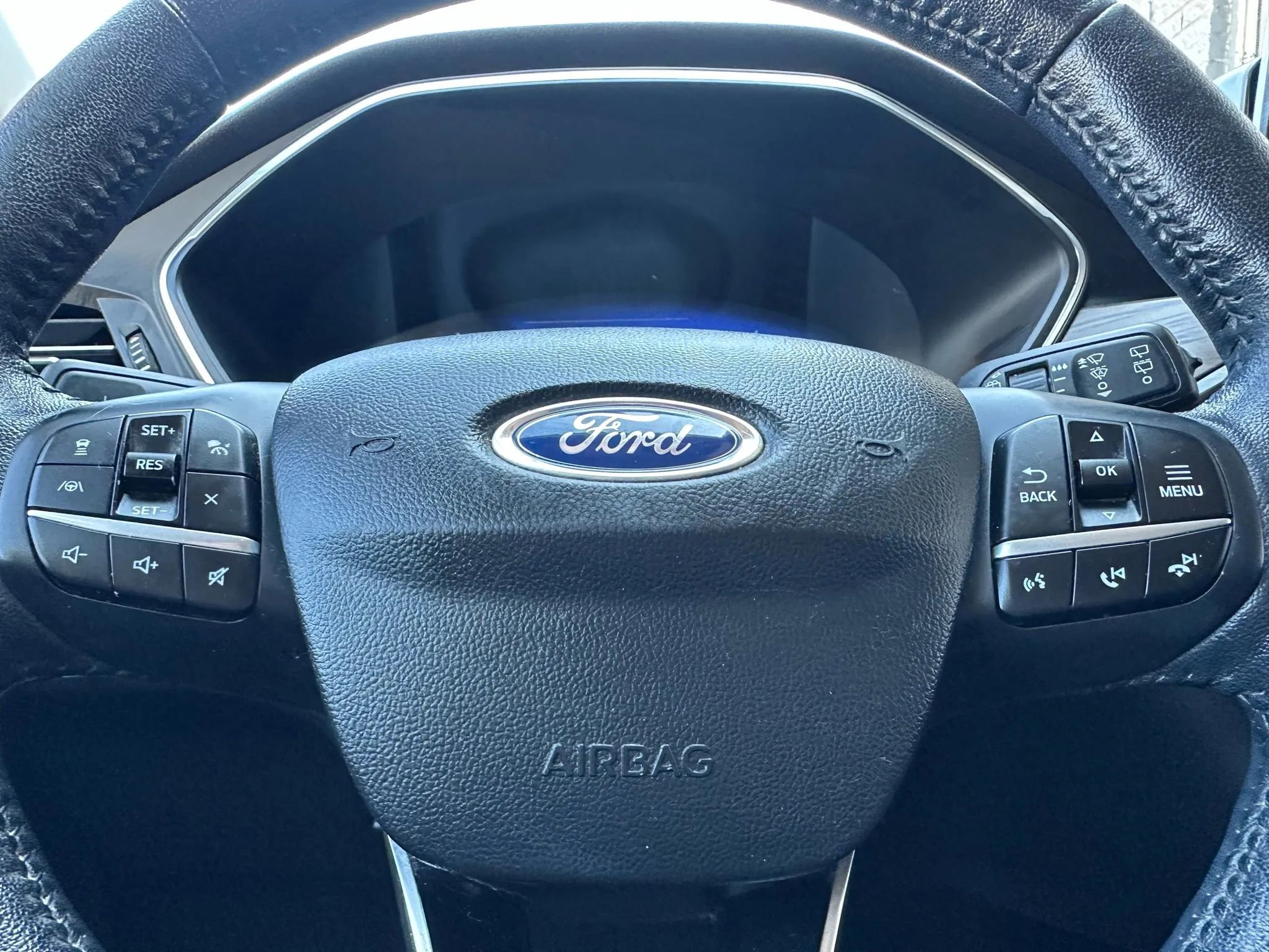 Used 2020 Ford Escape Titanium image 17