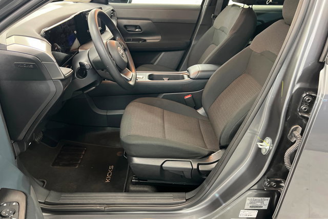 Certified 2025 Nissan Kicks S image 17